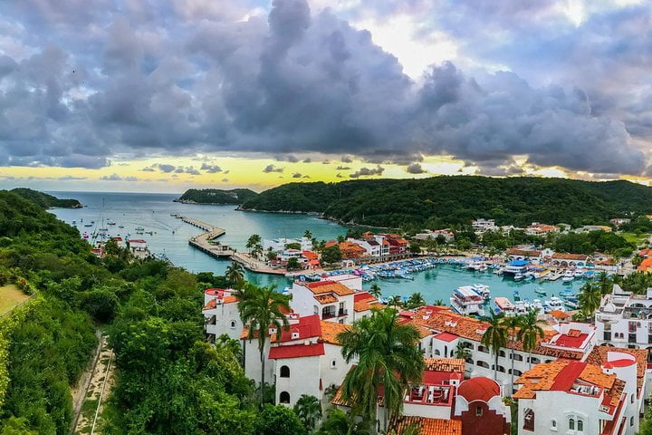 Cómo llegar A Bahías De Huatulco